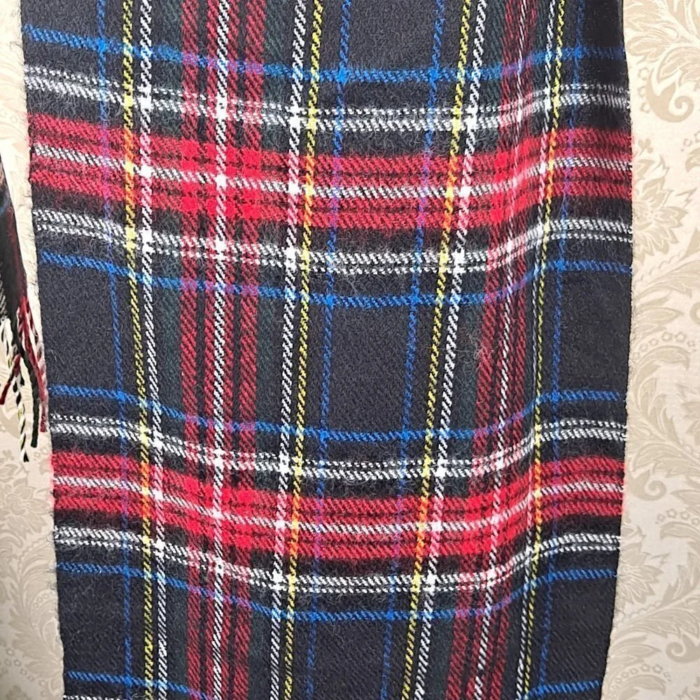 Tartan Plaid Scarf Black/Red/White/Blue Fringed Ends EUC